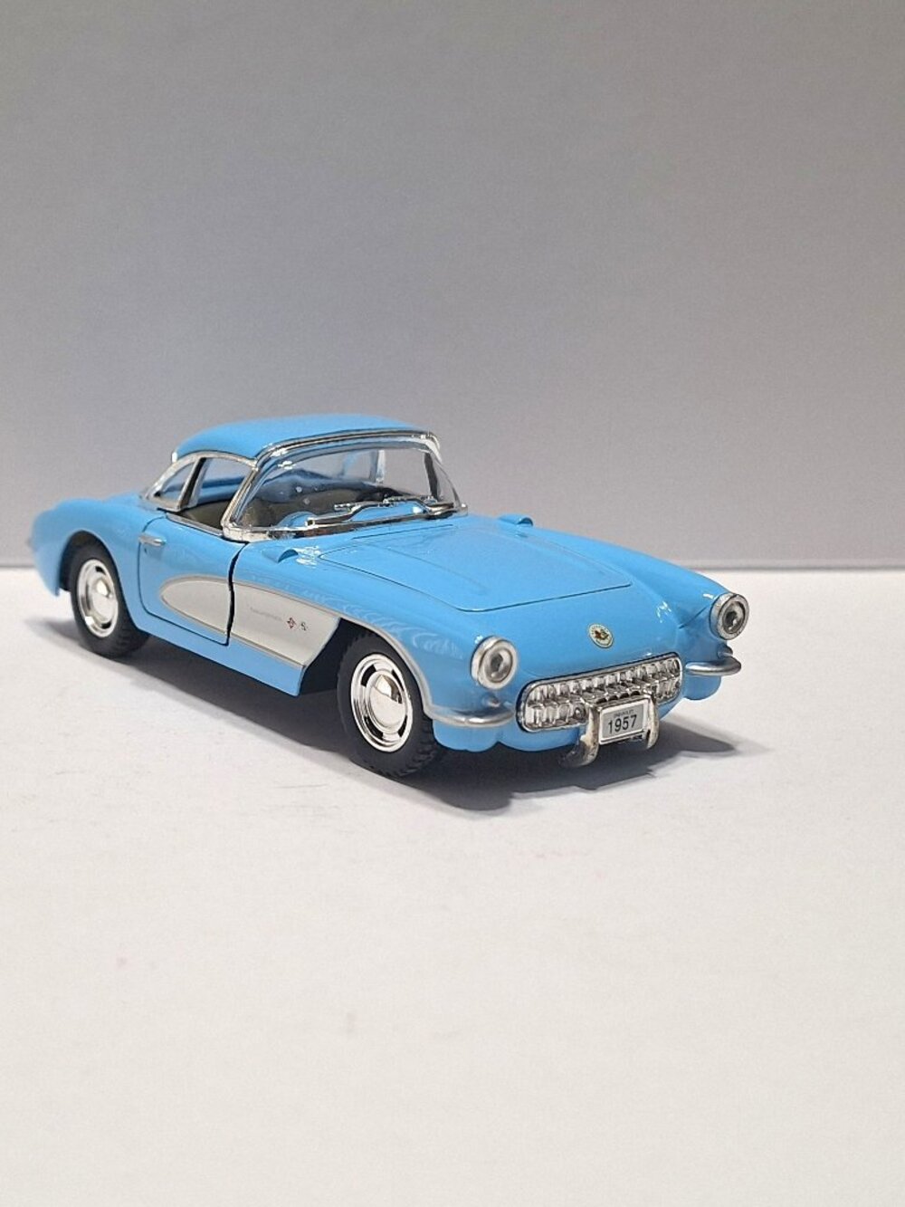 1957 Chevy Corvette by Kinsmart